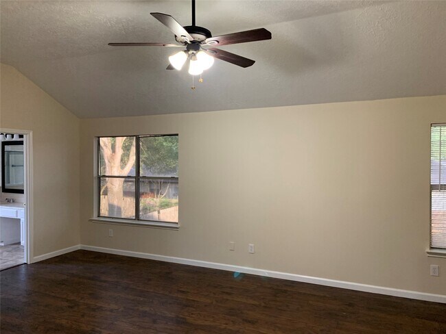 Building Photo - 1103 Mountain Meadows Dr