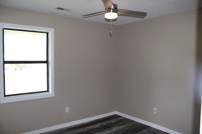 Building Photo - Beautifully renovated home in Newport, NC!