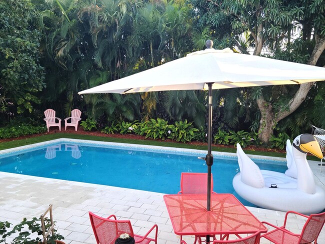 Building Photo - 902 E Boca Raton Rd