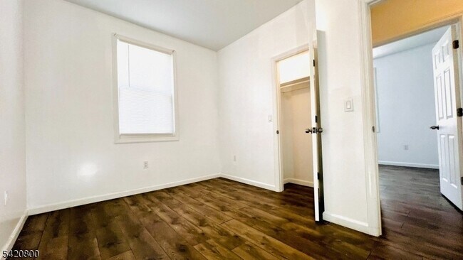 Building Photo - 473 Grove St