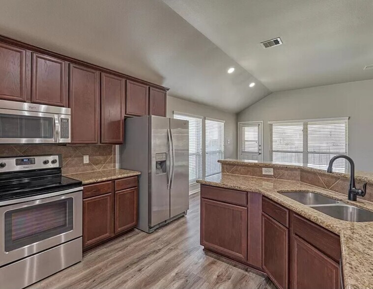 Building Photo - 13210 Raintree Dr