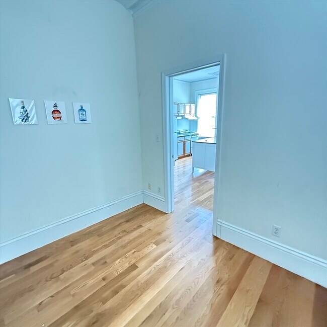 Building Photo - 84 Ellery St