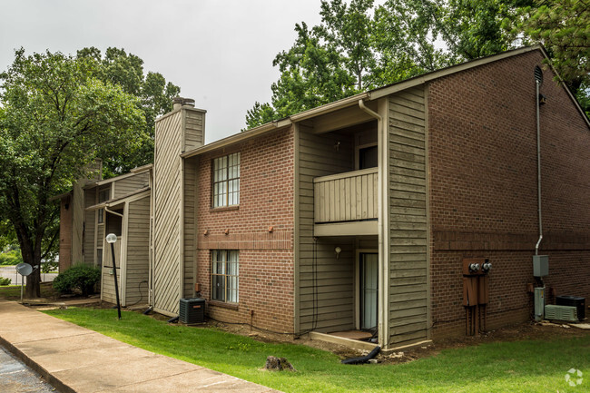 Primary Photo - Stonegate Apartments