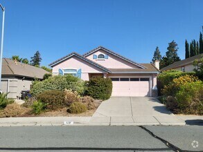 Building Photo - Very Nice Single Story Home