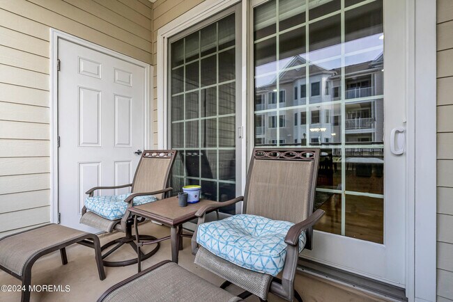 Building Photo - 33 Cooper Ave