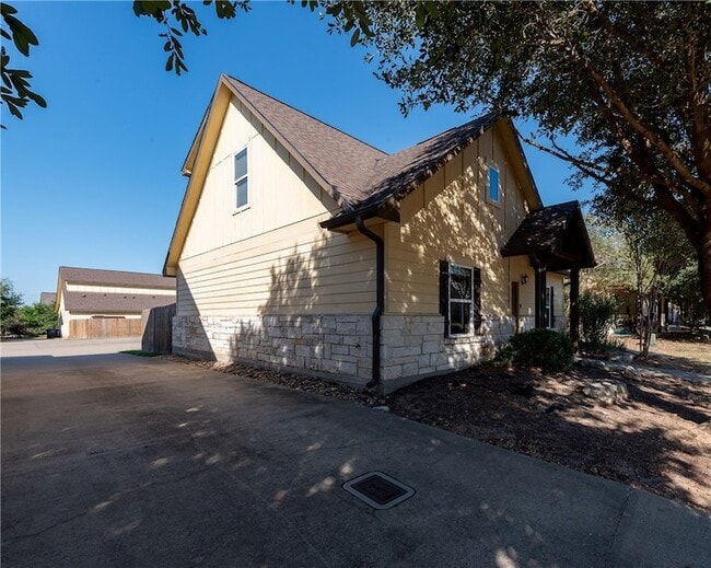 Building Photo - 3361 Keefer Loop