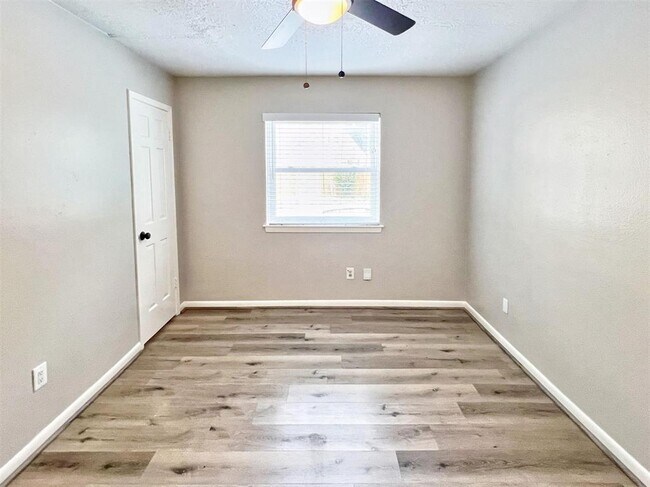 Building Photo - 15810 Stanhope Ct