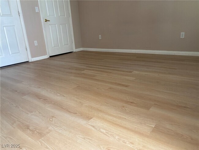 Building Photo - 8000 W Badura Ave