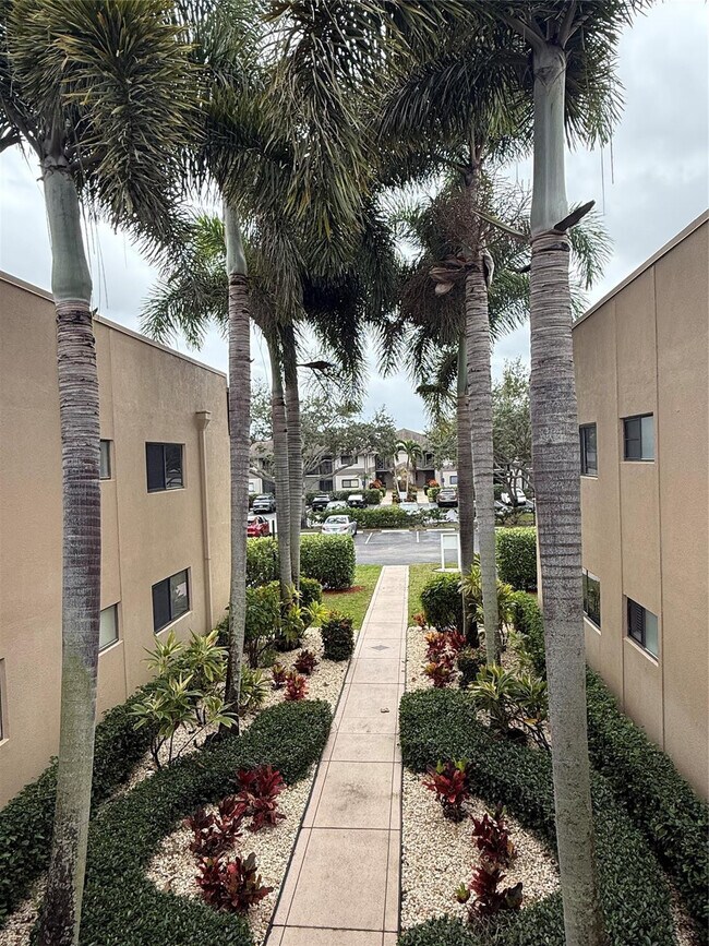 Building Photo - 15126 Ashland St