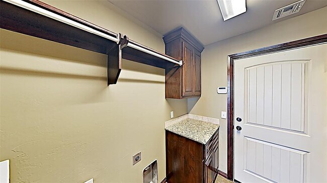 Building Photo - 13604 Gentry Dr