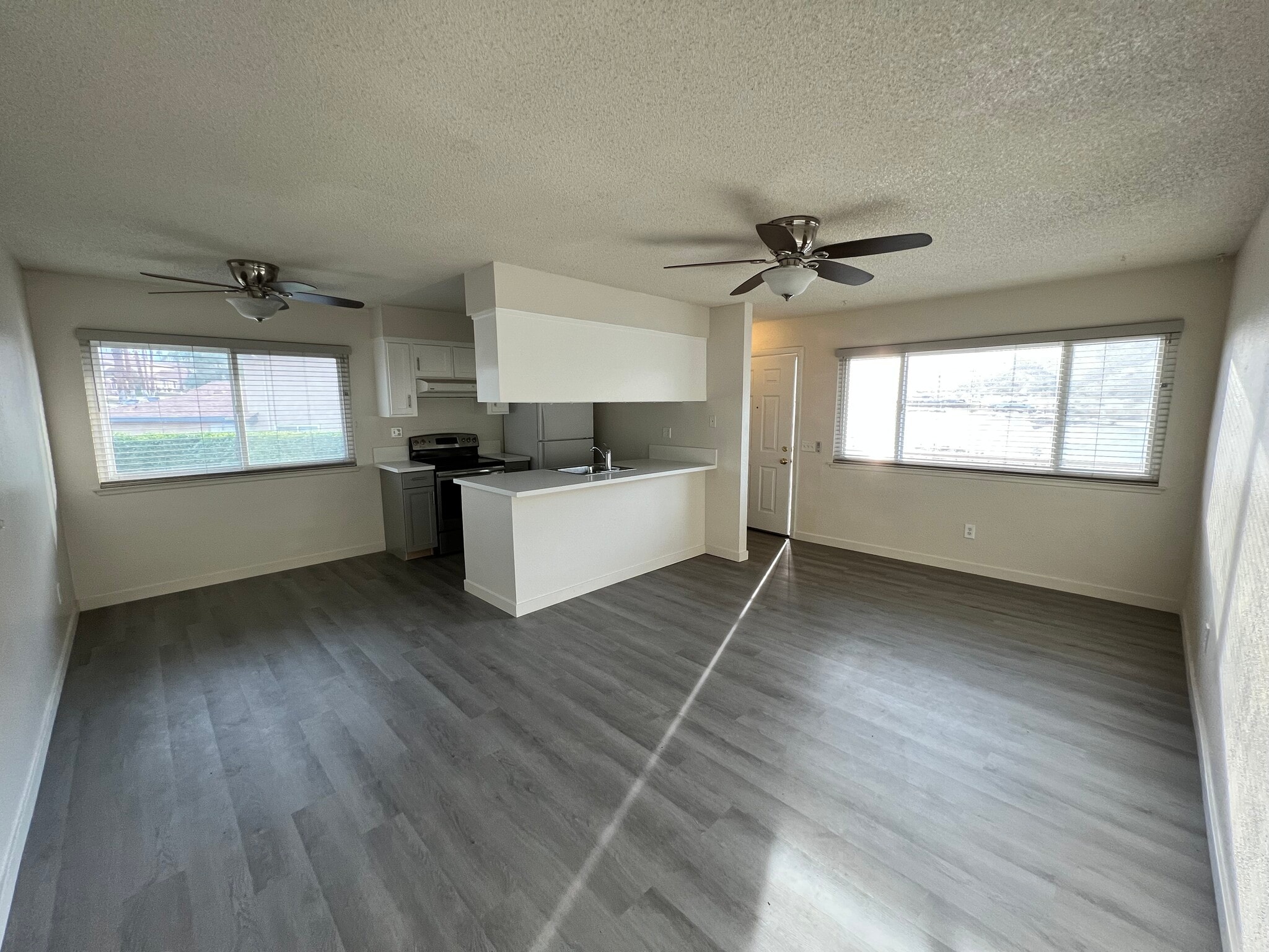 Building Photo - 72615 Edgehill Dr