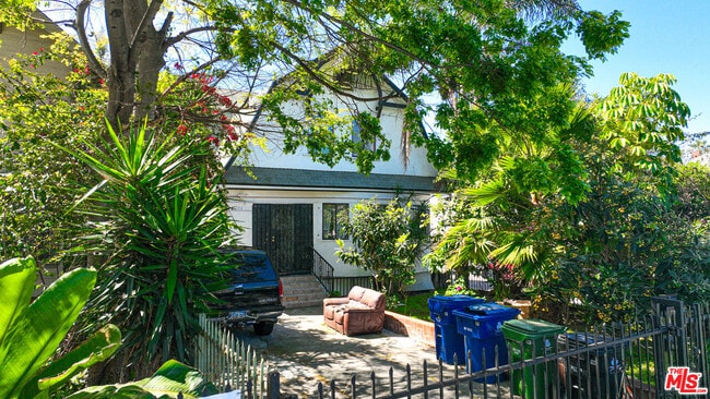 Building Photo - 1206 W 36th St