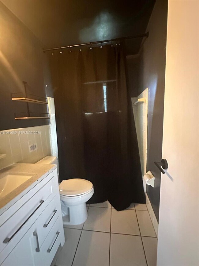 Building Photo - 6443 Perry St