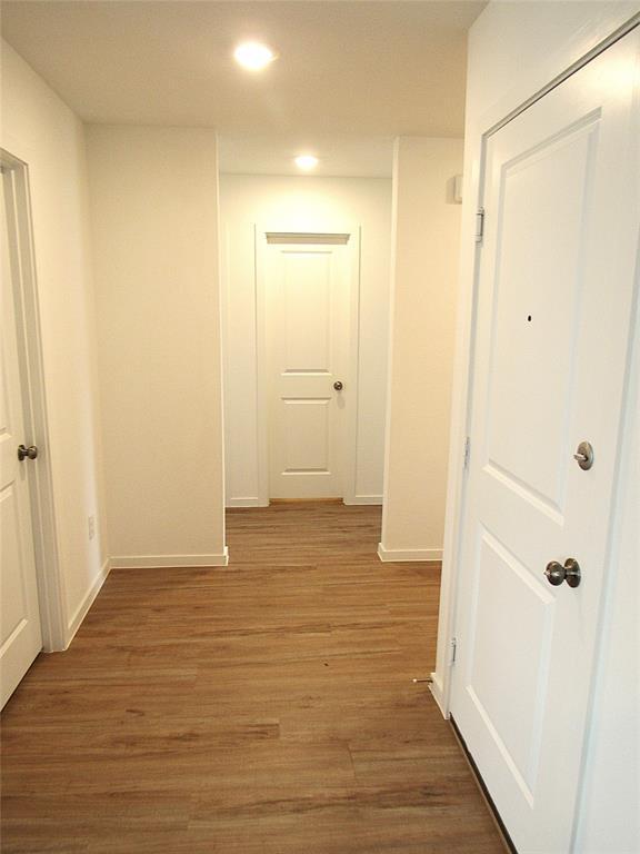Building Photo - 5202 Sunvalley Bend Dr