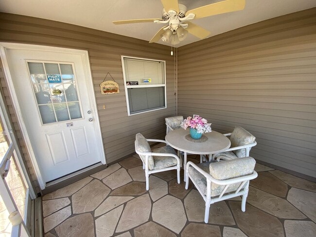 Building Photo - ANNUAL Lease – Turnkey 2+2 Patio Villa in the Desirable Village of Bonnybrook