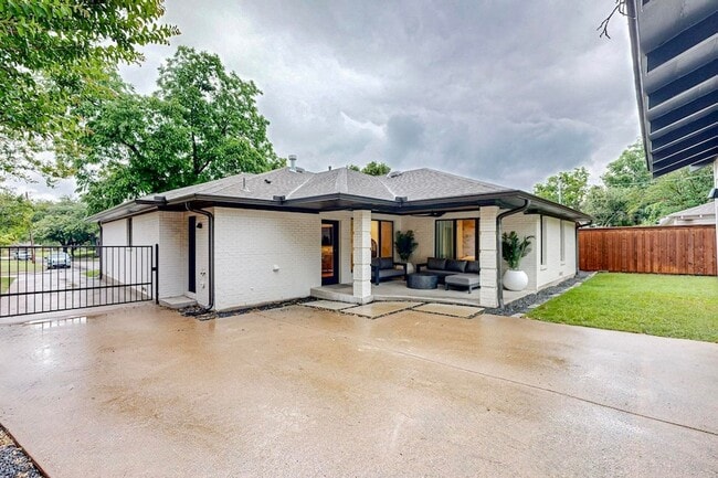 Building Photo - 4423 Springside Ln