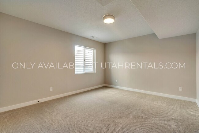 Building Photo - 3489 S 500 E