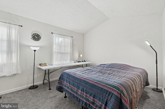 Building Photo - 2609 Claybrooke Dr