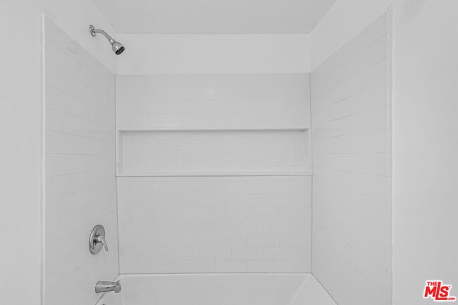 Building Photo - 6744 Arlington Ave