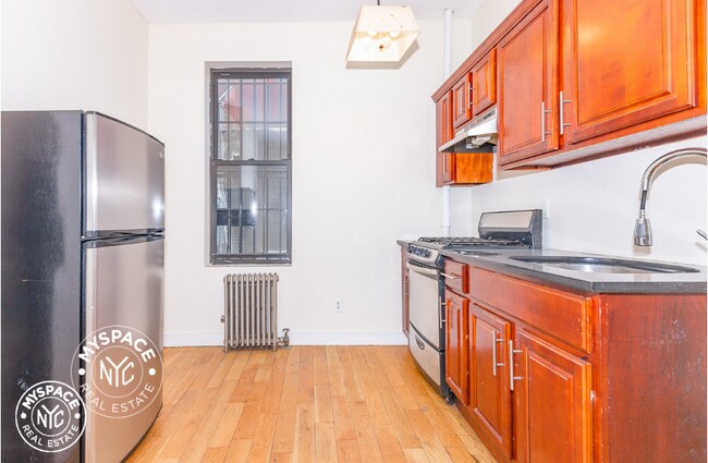 Building Photo - 1375 Greene Ave