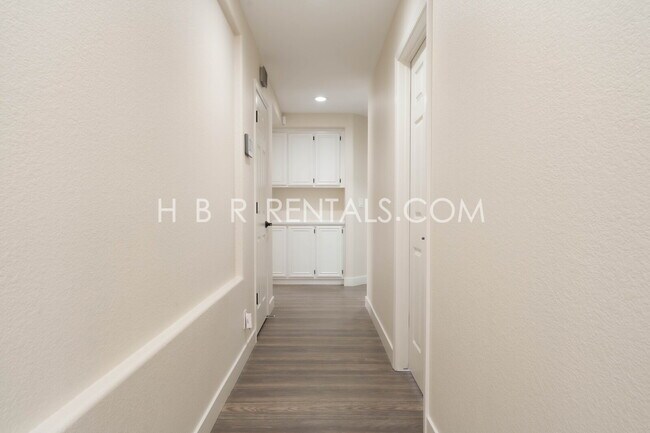 Building Photo - Single Story 3 bedroom home *SOLAR* *POOL*...
