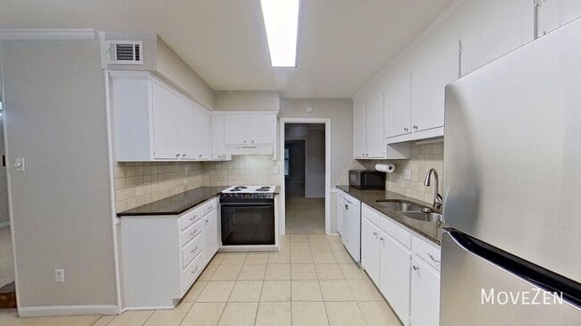 Building Photo - 6733 Constitution Ln