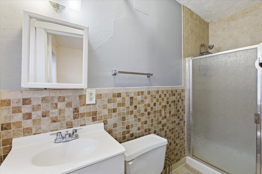 Building Photo - 5301 W Jackson Blvd