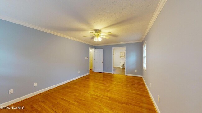 Building Photo - 464 Summerlea Dr