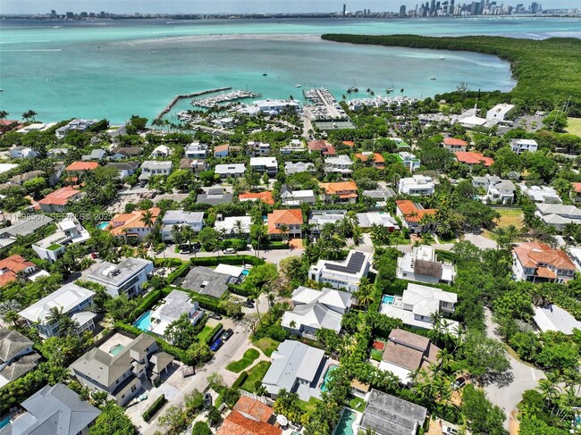 Building Photo - 255 Ridgewood Rd