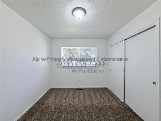 Building Photo - 18317 SW Jann Dr