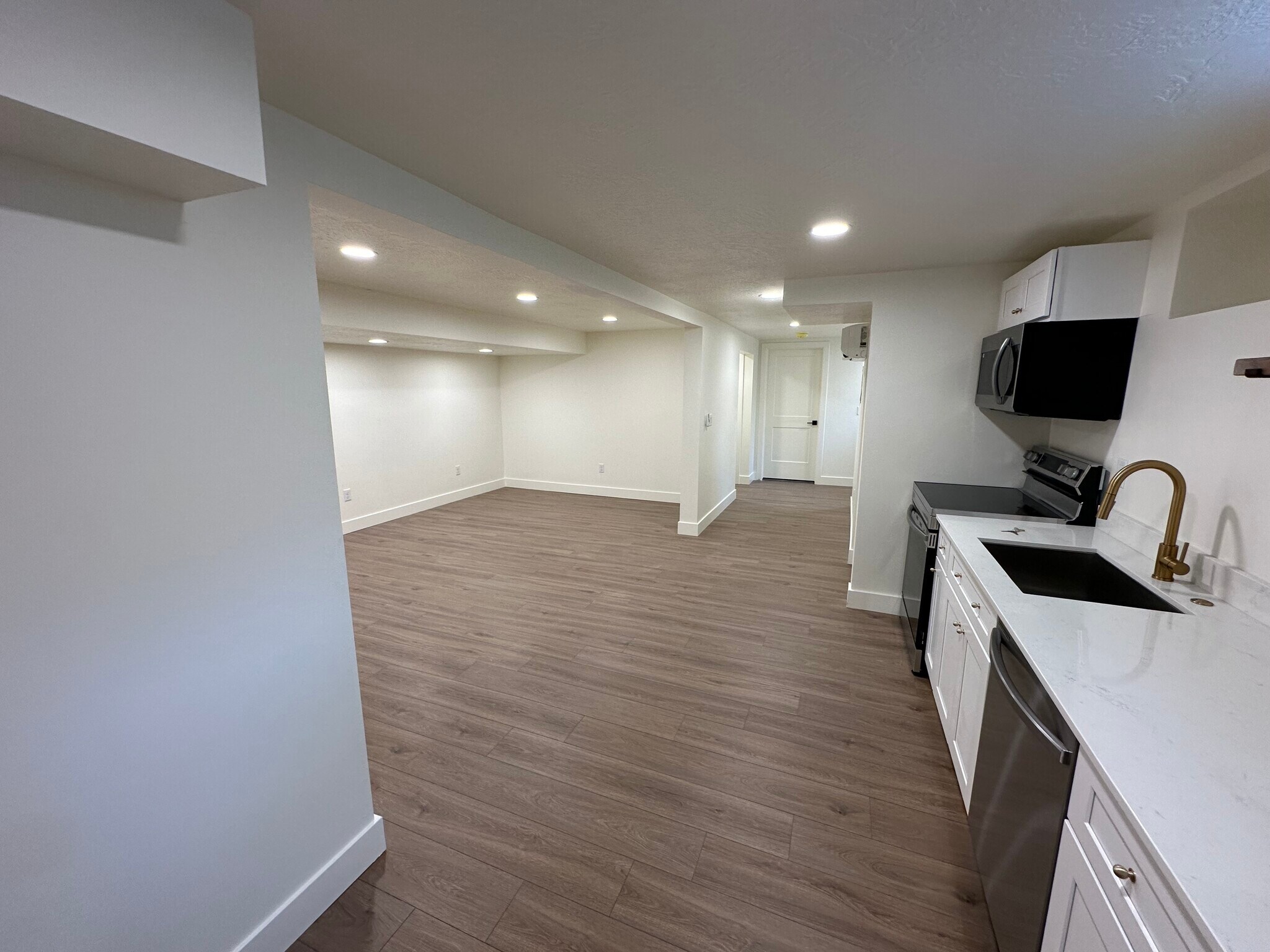 Building Photo - 2161 S Nowell Cir