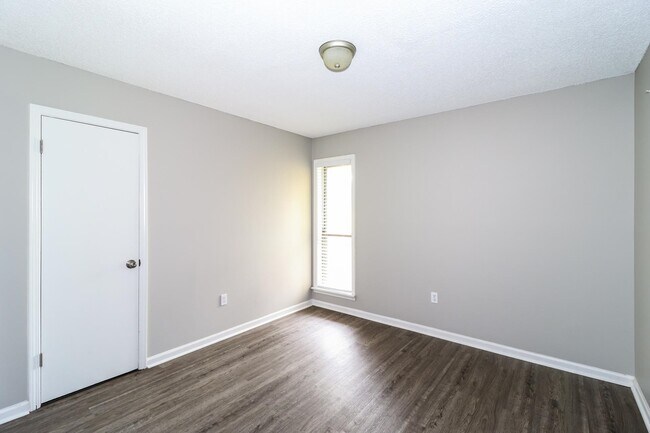 Building Photo - 6628 Birch Run Ln