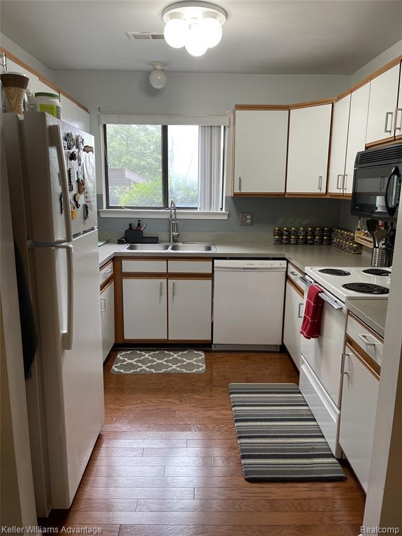 Building Photo - 42595 Lilley Pointe Dr