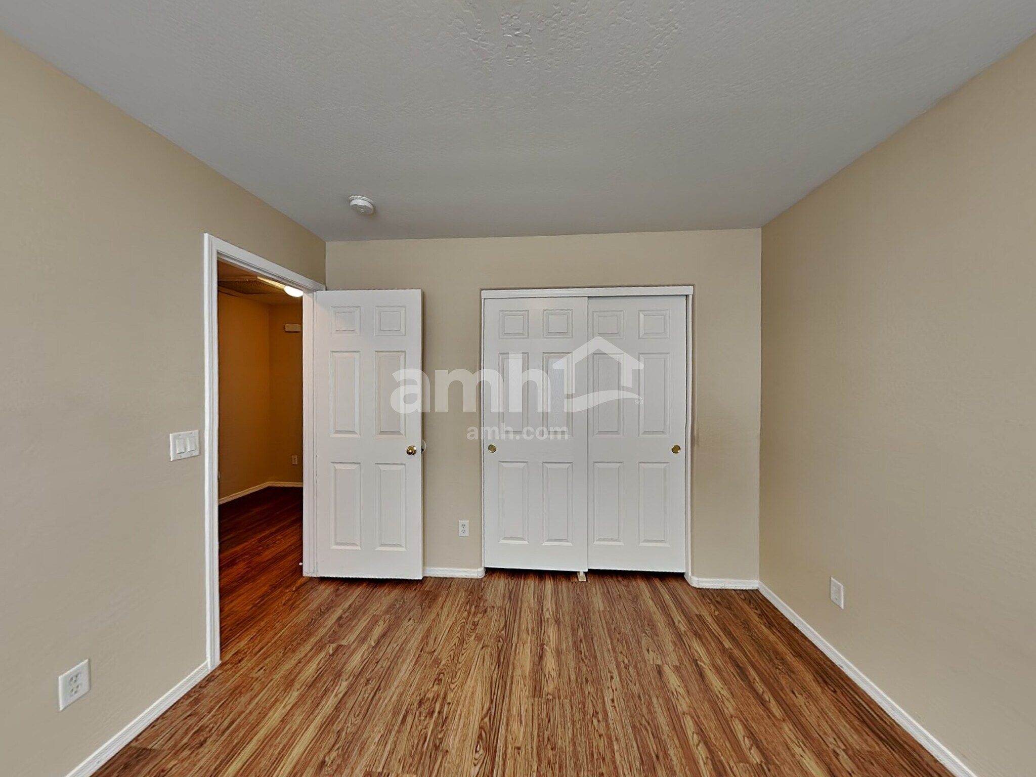 Building Photo - 23410 W Mohave St