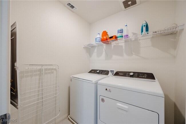 Building Photo - 5927 Coja St
