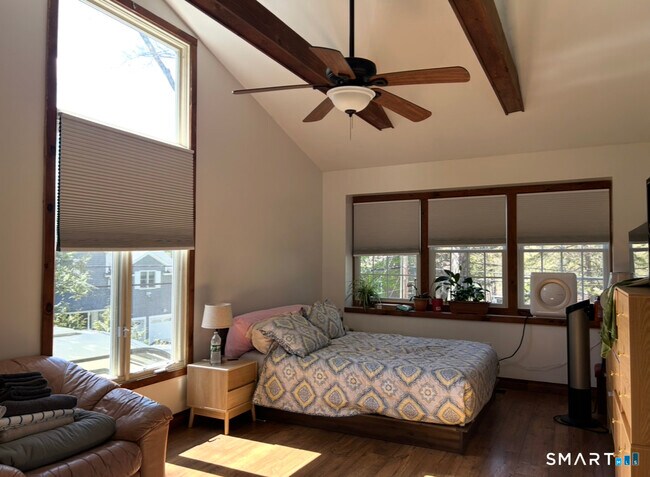 Building Photo - 16 Flak Ln