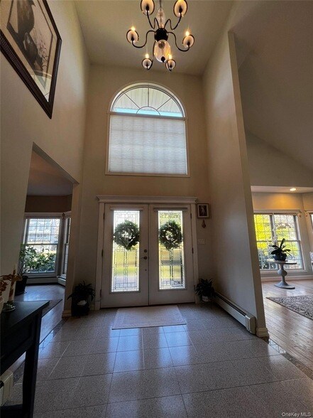 Building Photo - 6 Kara Ct