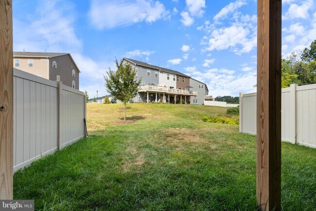 Building Photo - 7232 Bodkin Wy