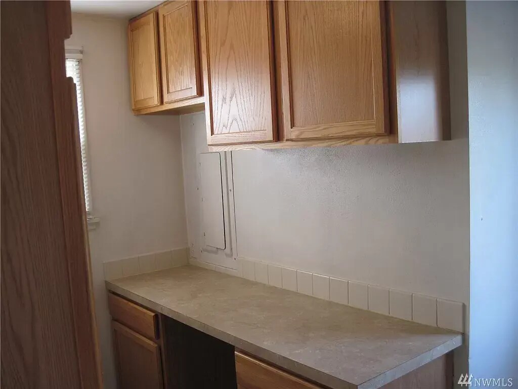 Laundry Room - 420 N Mattson Dr