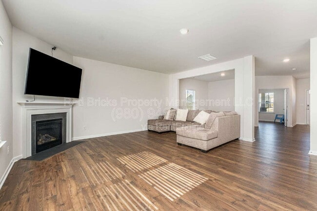 Building Photo - 10759 Adair Wds Dr