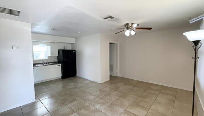 Building Photo - 4610 Hairland Dr