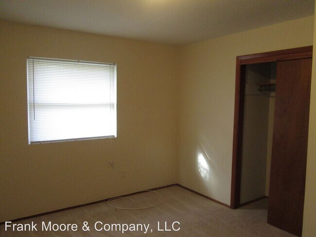 Building Photo - 3 br, 1.5 bath House - 232 Dyches Dr