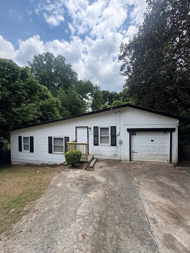 Building Photo - 3 Bed 2 Bath in Atlanta!  ***Get 50% Off Your First Month!****