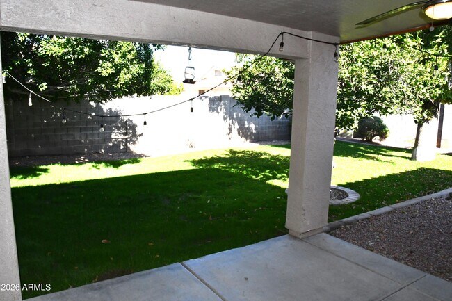 Building Photo - 1346 W 13th St