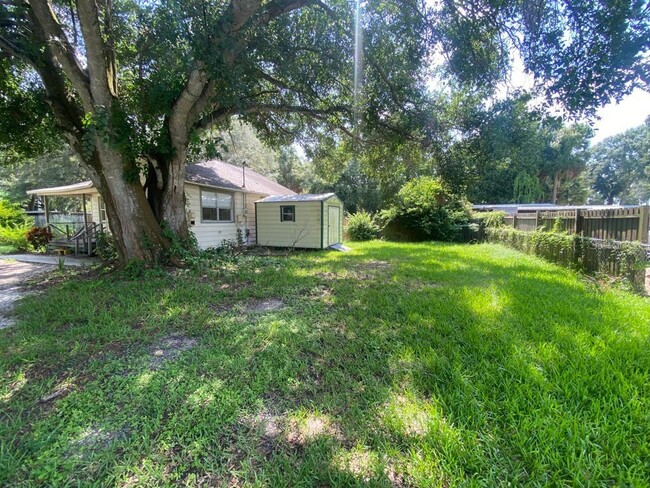 Building Photo - 10415 Gloria St