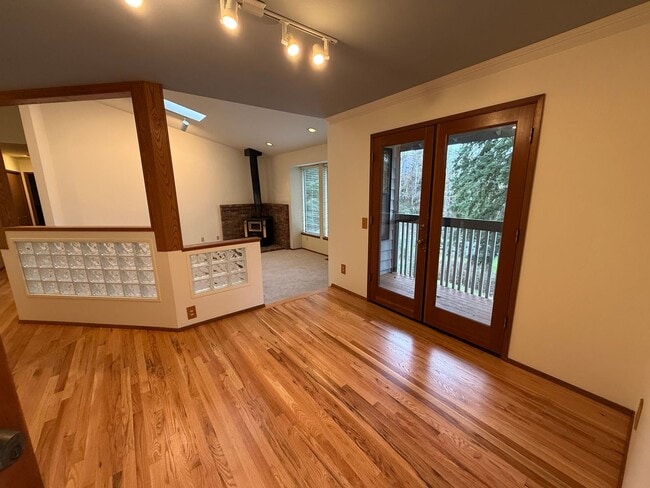 Building Photo - Spacious Mukilteo Home with Stunning Outdoor Living and Lush Landscaping