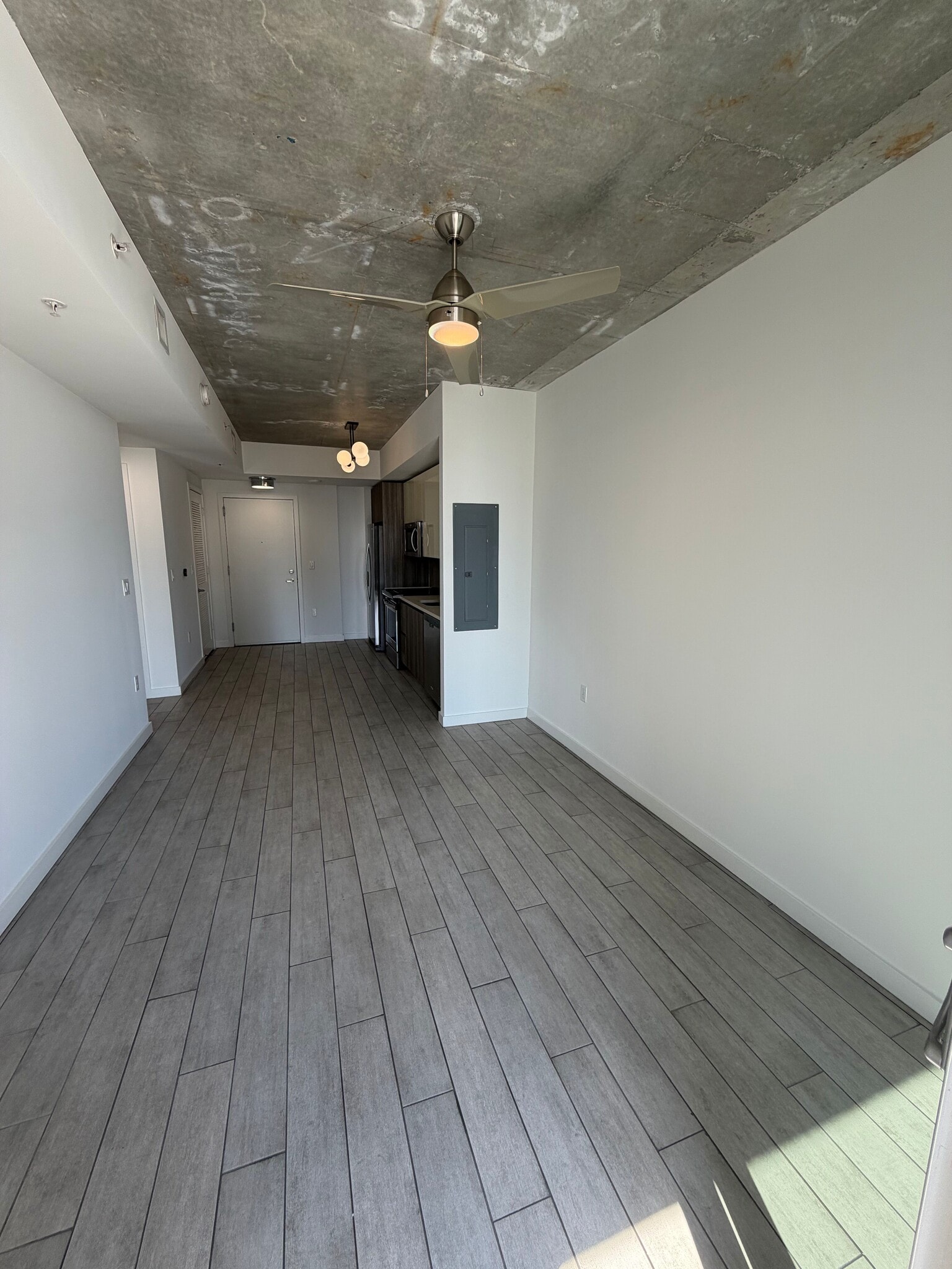 Building Photo - 237 NE 33rd St