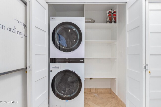 Building Photo - 4450 E Camelback Rd