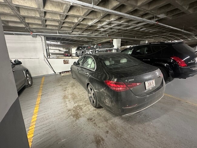 Building Photo - 566 Commonwealth Ave