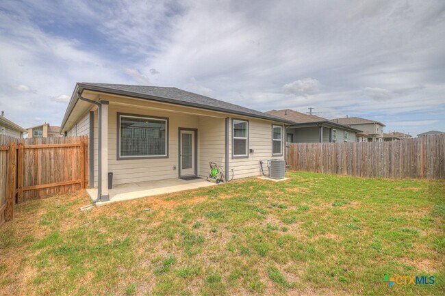 Building Photo - 1312 Plymouth St